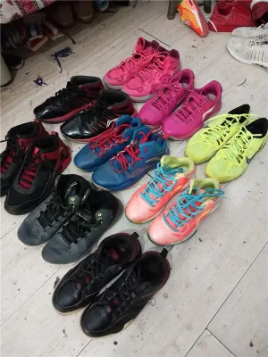 Mixing Used Casual Sports Running Shoes for Children Ladies and Men
